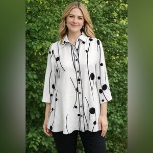 Minkas Shirt Black & White Pattern 3/4 Sleeve Classic Collar Button Down Front